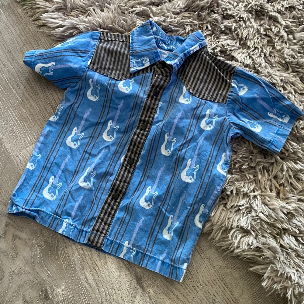 Jelly the Pug | guitar button up